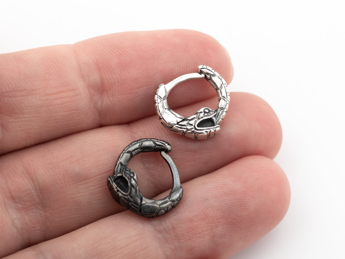 Ouroboros Huggie Hoop – Sterling Silver Septum Ring | EK006s