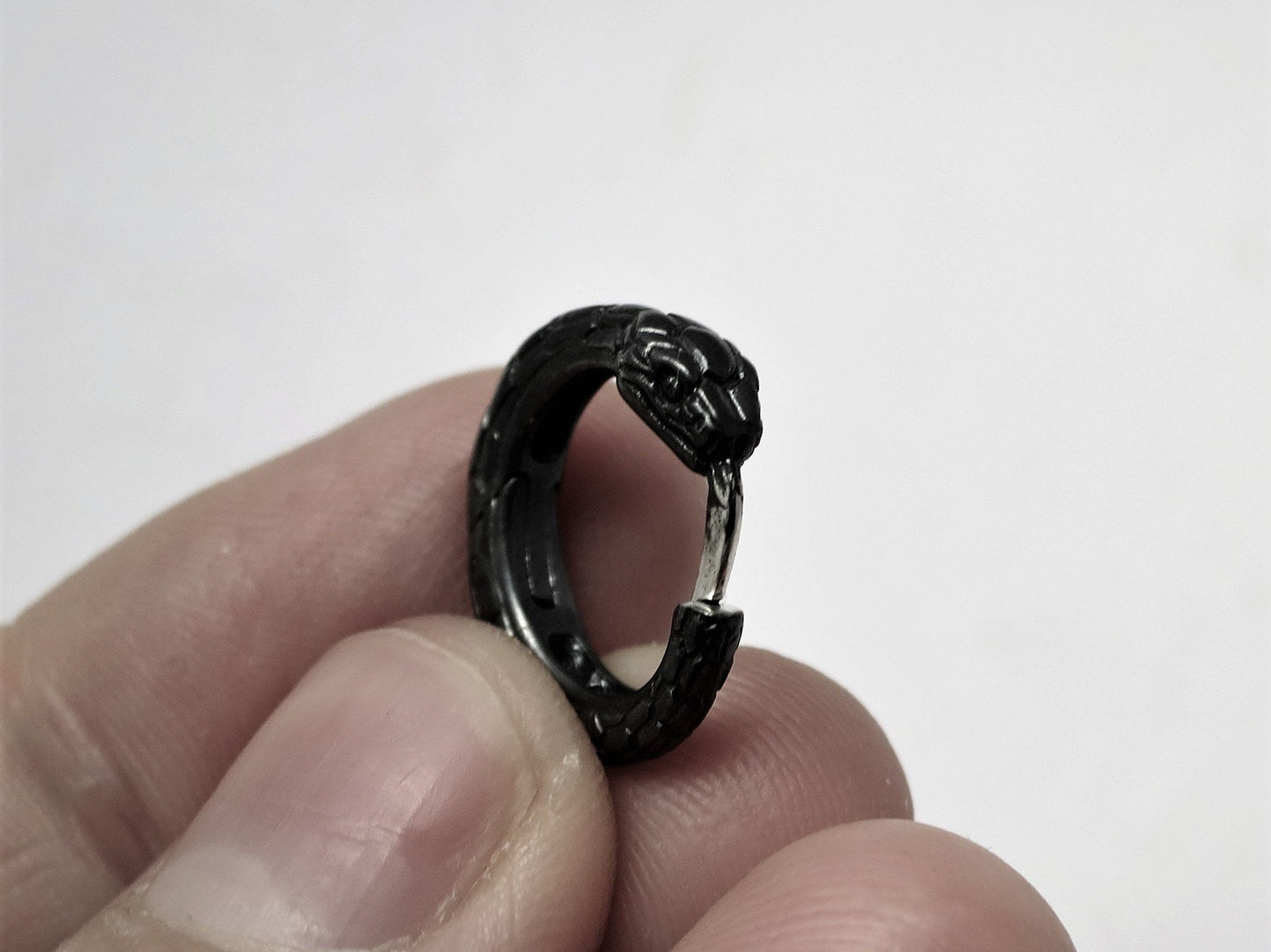 Unisex Black Sterling Silver Ouroboros Snake Hoop Earrings – Handmade Gothic Jewelry | EK007sd